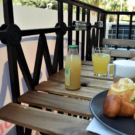 Terno Su Alojamento de Acomodação e Pequeno-almoço