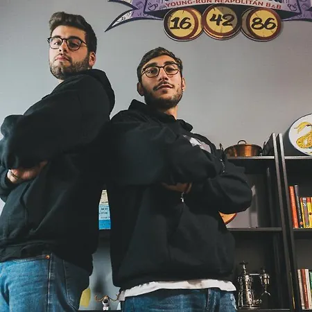 Terno Su Alojamento de Acomodação e Pequeno-almoço Nápoles